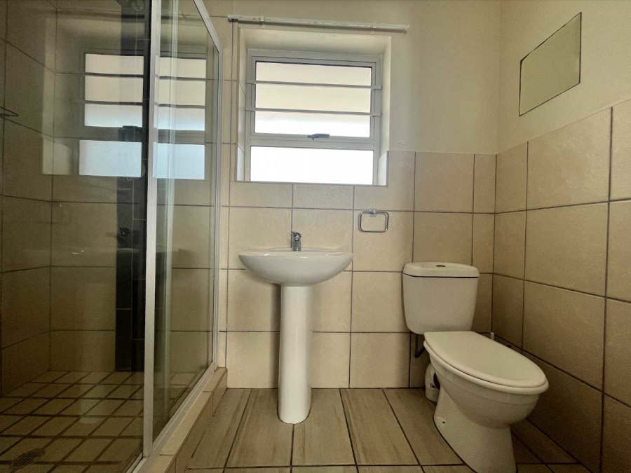 To Let 1 Bedroom Property for Rent in Summerstrand Eastern Cape
